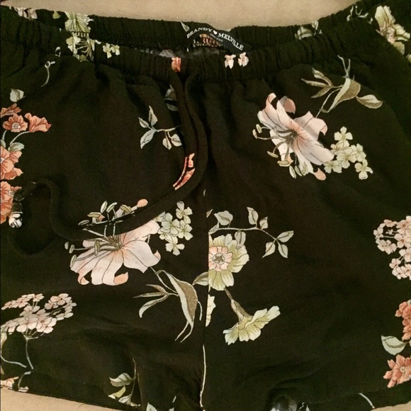 Rare Brandy Melville Floral Set - Picture 6 of 7